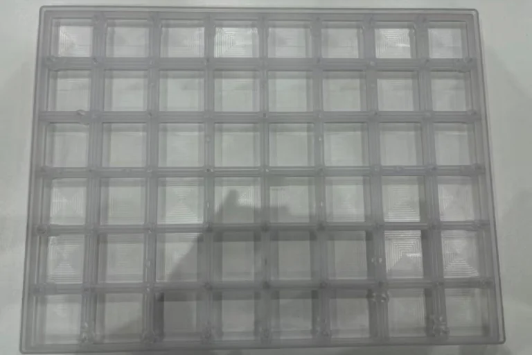 Bearbeitung von Polycarbonat Multi-Track V2 Radom-